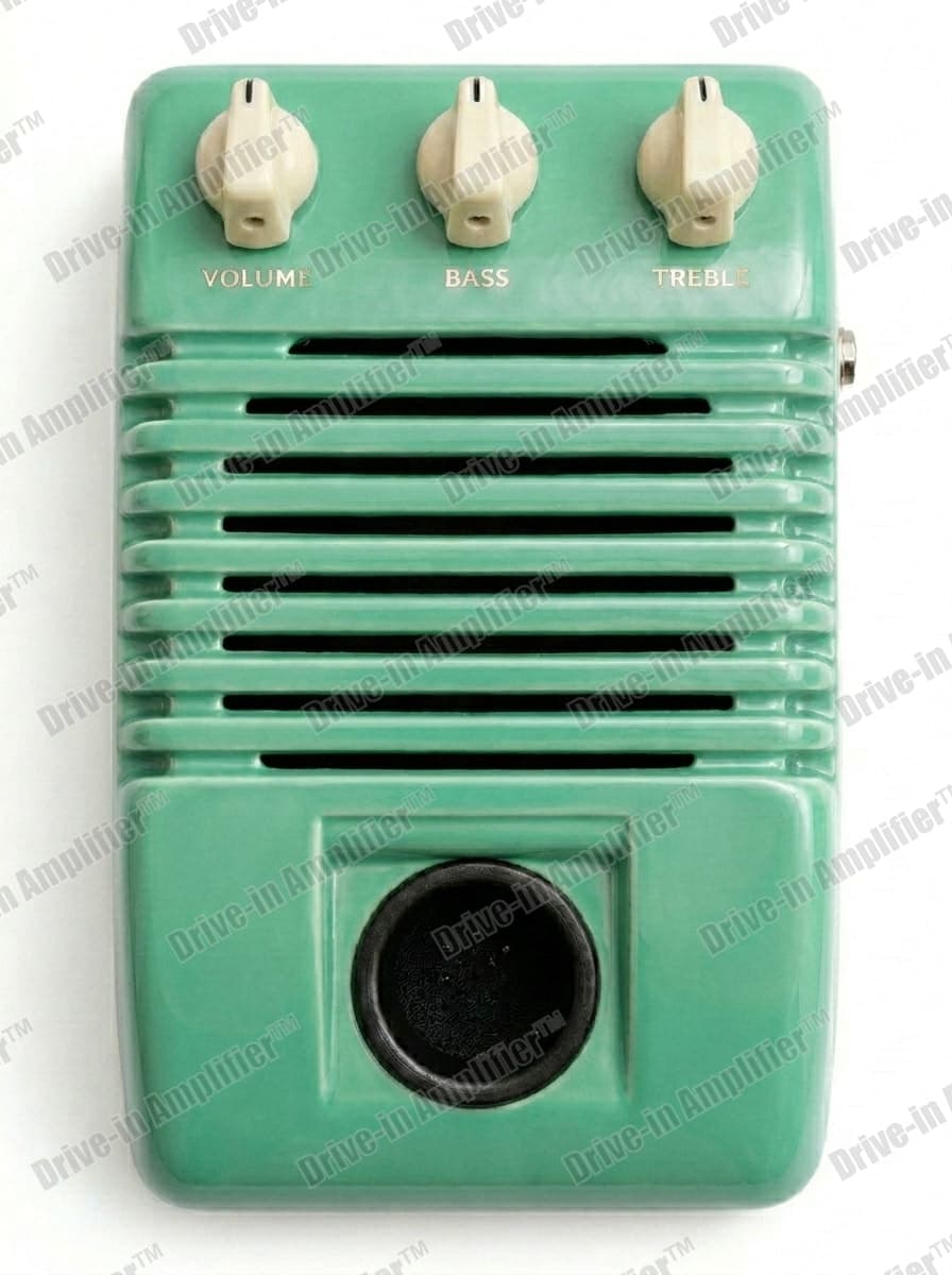 Moby Dick amplifier with cream knobs